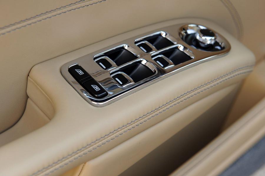 Bentley Mulsanne 2011 года  (фото 10 из 70)